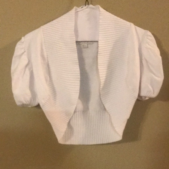 Forever 21 Sweaters - White Short Sleeve Cover Sweater Size Large